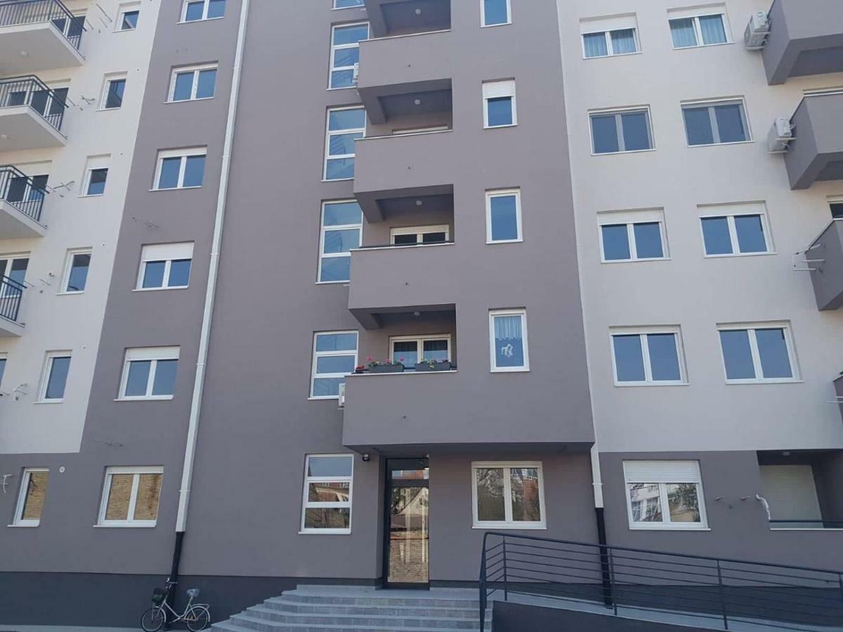 Lux Apartment Sanja 1 ซูโบติกา ภายนอก รูปภาพ